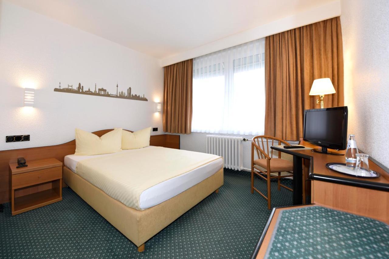 Eisenhüttenstadt Lat Hotel & Apartmenthaus Berlin מראה חיצוני תמונה