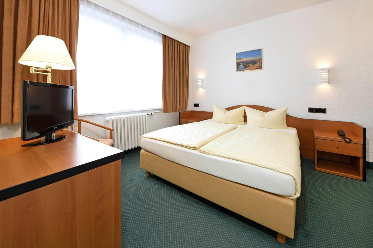 Eisenhüttenstadt Lat Hotel & Apartmenthaus Berlin מראה חיצוני תמונה
