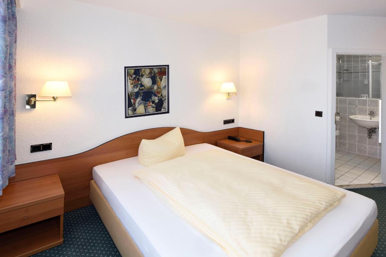 Eisenhüttenstadt Lat Hotel & Apartmenthaus Berlin מראה חיצוני תמונה