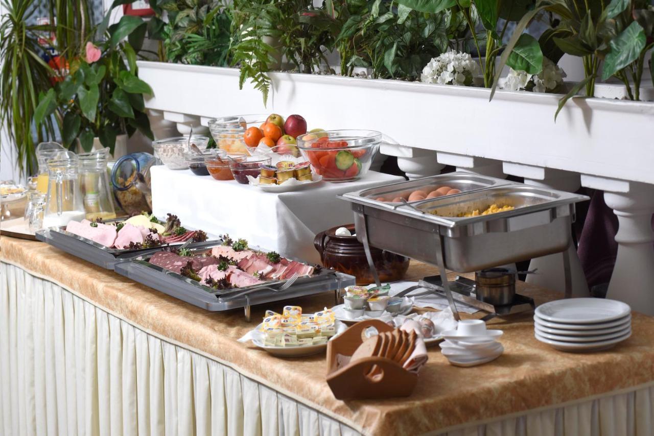 Eisenhüttenstadt Lat Hotel & Apartmenthaus Berlin מראה חיצוני תמונה