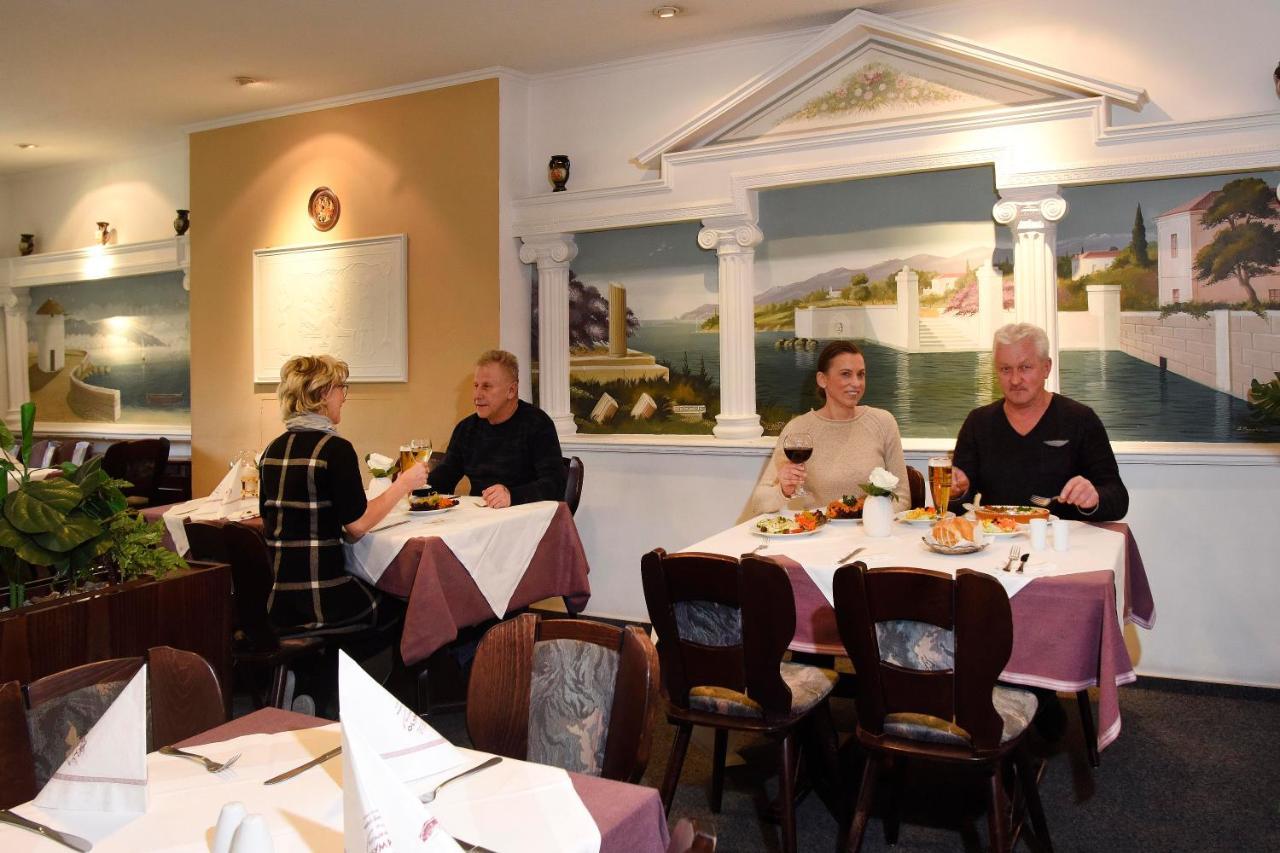 Eisenhüttenstadt Lat Hotel & Apartmenthaus Berlin מראה חיצוני תמונה